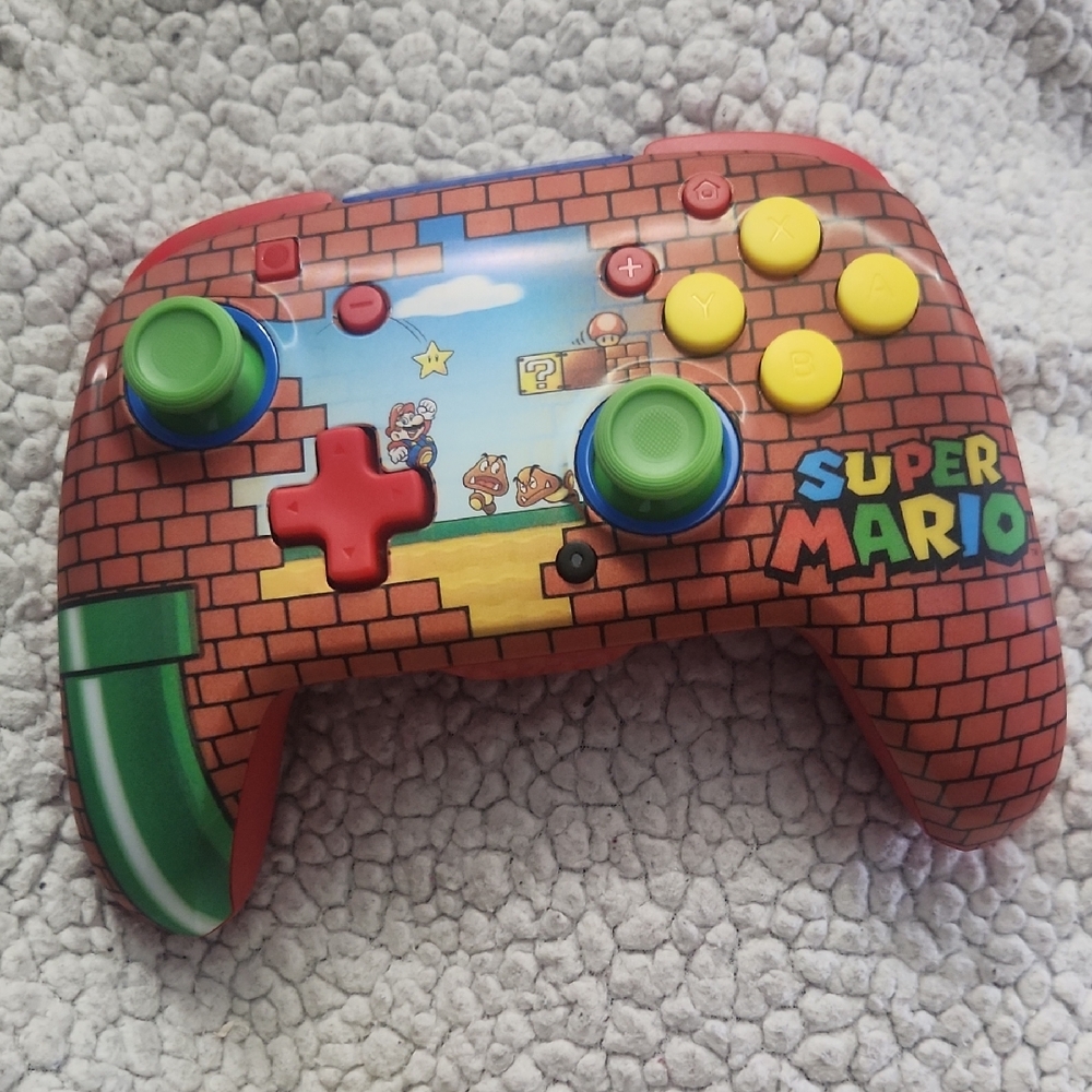 Nintendo Wireless Controller - Red and Green